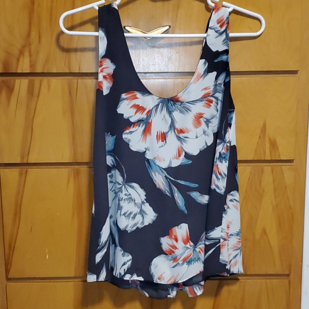 Floral tank top - Picture 1 of 3